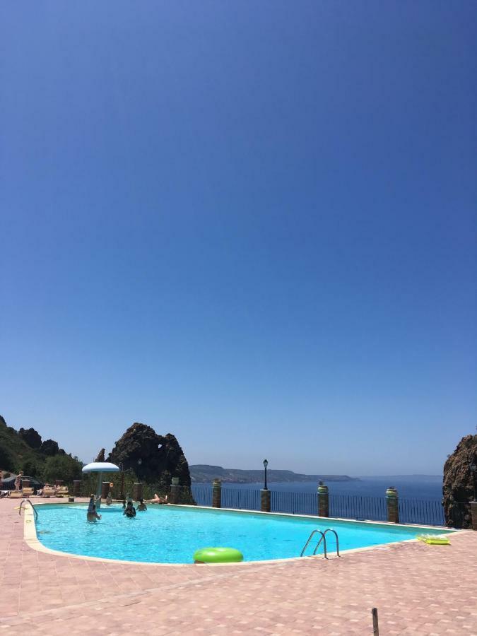 West Holiday Nebida Bagian luar foto